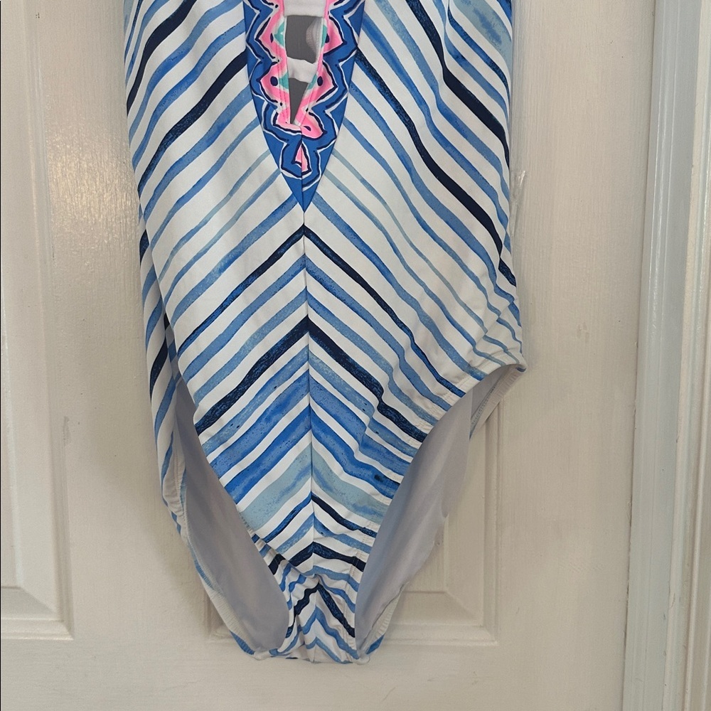 Lilly Pulitzer Loraline One-Piece Swimsuit in the Resort White Seaside Vibes 12 - Picture 4 of 10